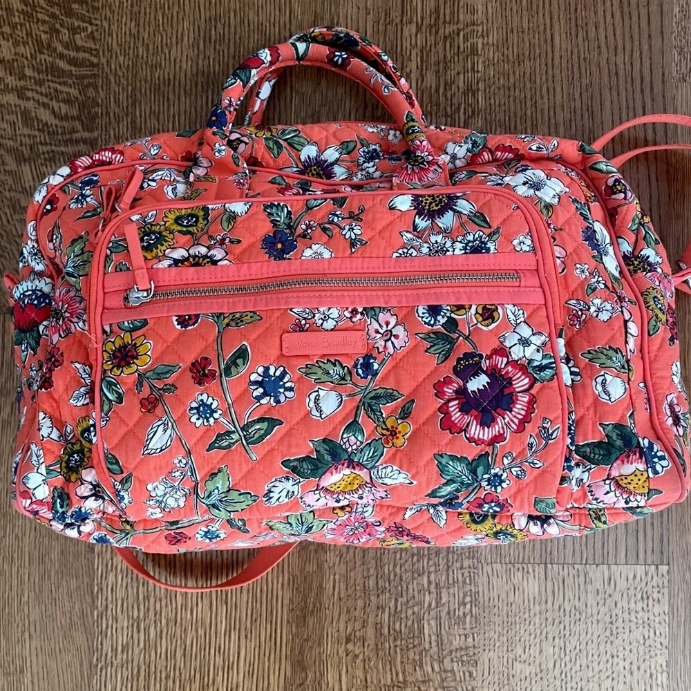 Vera Bradley Iconic Compact Weekender Travel Bag Coral Floral Quilted Duffle EUC - Picture 2 of 5